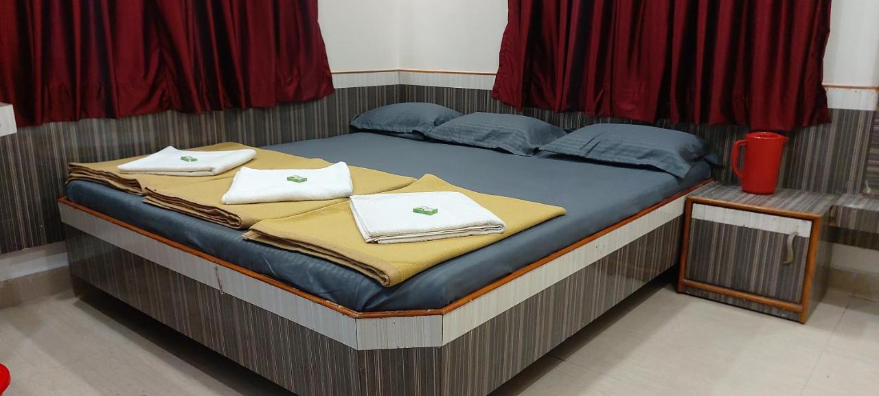 Sai Raghunandan Guest House シルディ エクステリア 写真