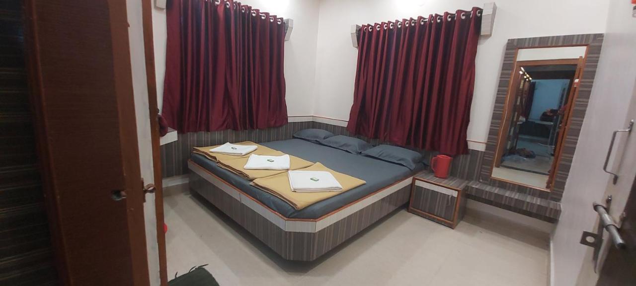 Sai Raghunandan Guest House シルディ エクステリア 写真
