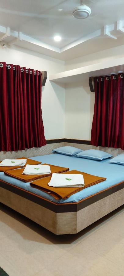 Sai Raghunandan Guest House シルディ エクステリア 写真