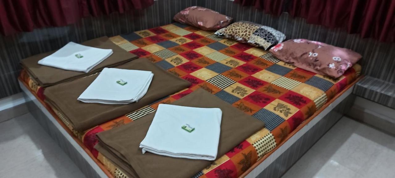 Sai Raghunandan Guest House シルディ エクステリア 写真