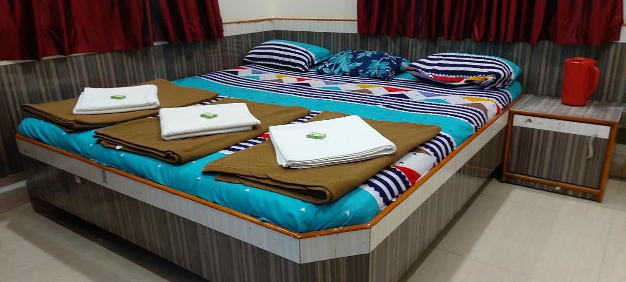 Sai Raghunandan Guest House シルディ エクステリア 写真